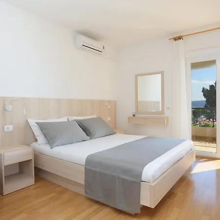By The Sea Brela, Makarska - 18814 Apartment Brela